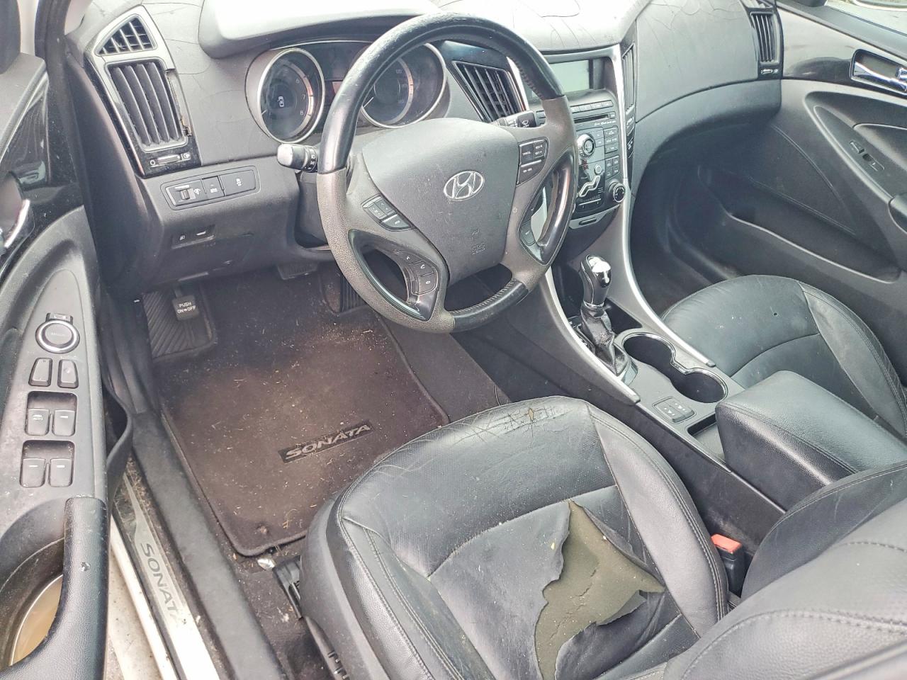 2011 HYUNDAI SONATA