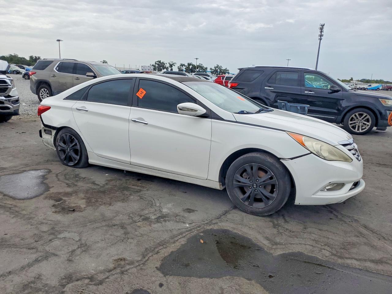 2011 HYUNDAI SONATA