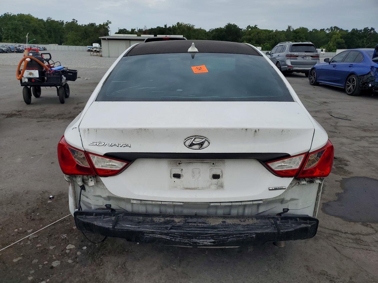 2011 HYUNDAI SONATA