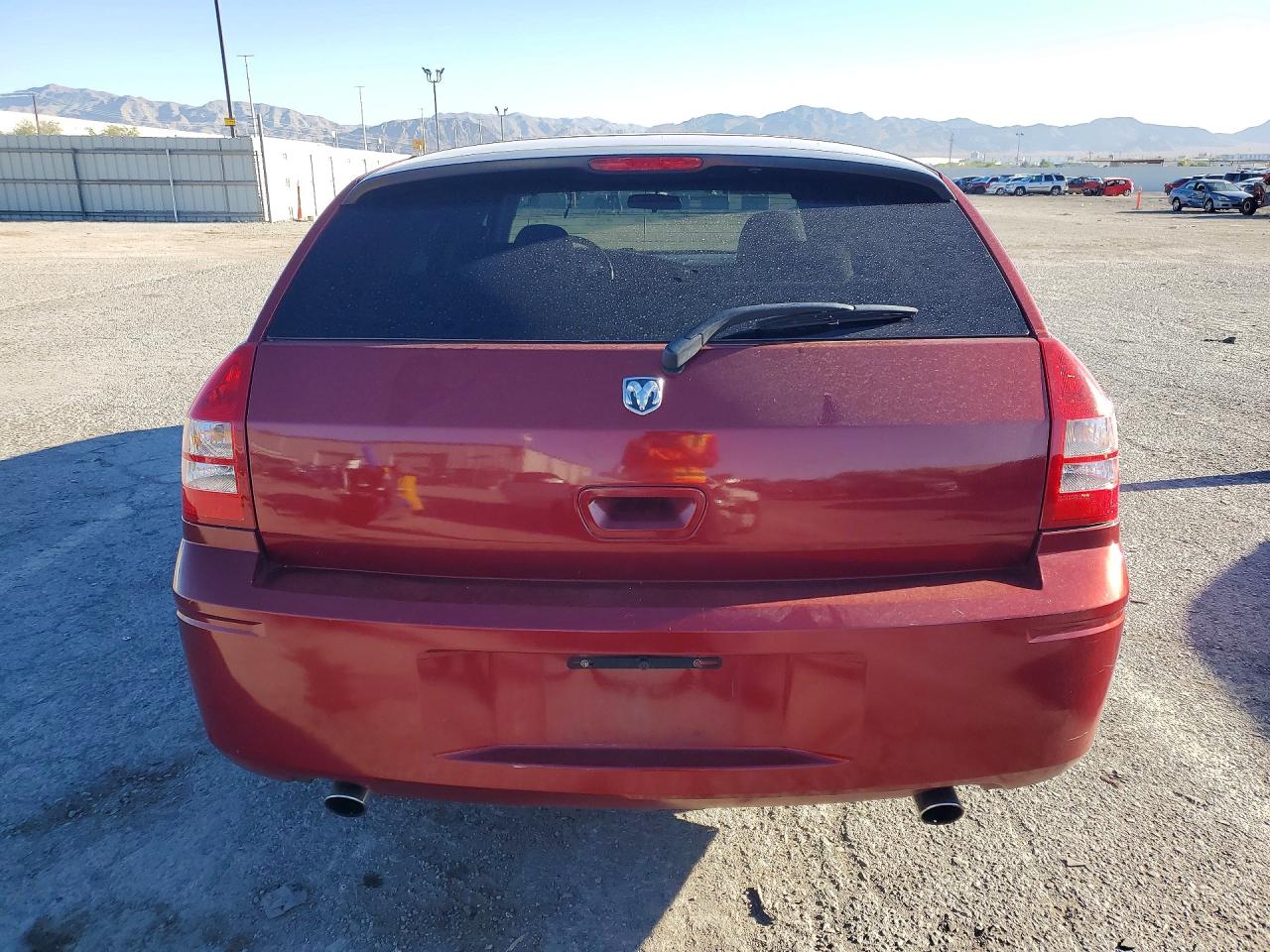 2005 DODGE MAGNUM