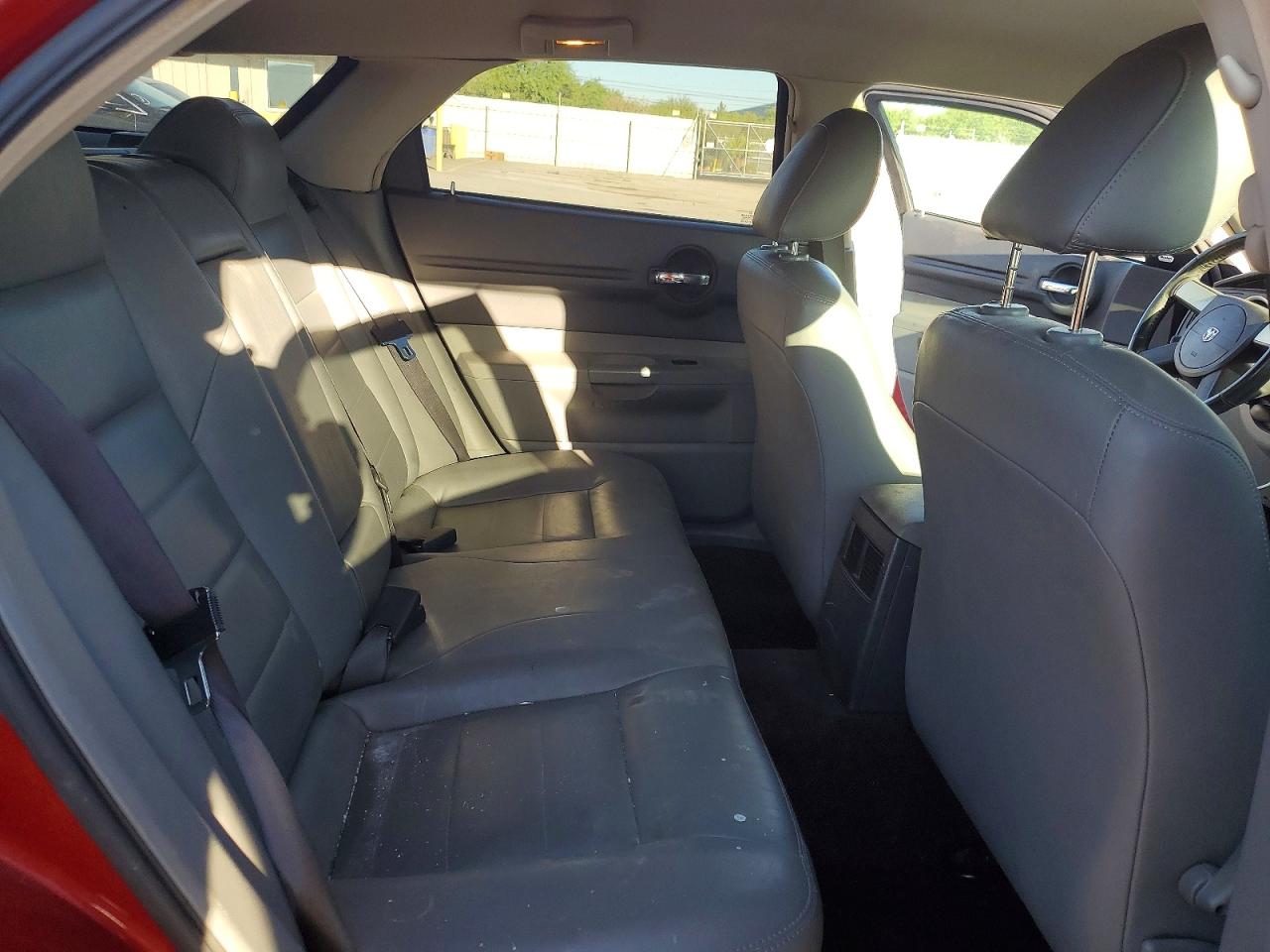 2005 DODGE MAGNUM