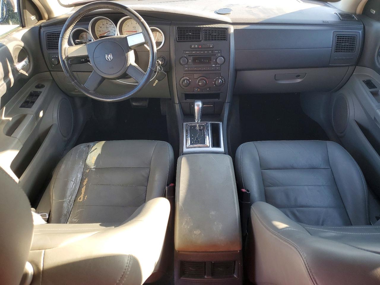 2005 DODGE MAGNUM