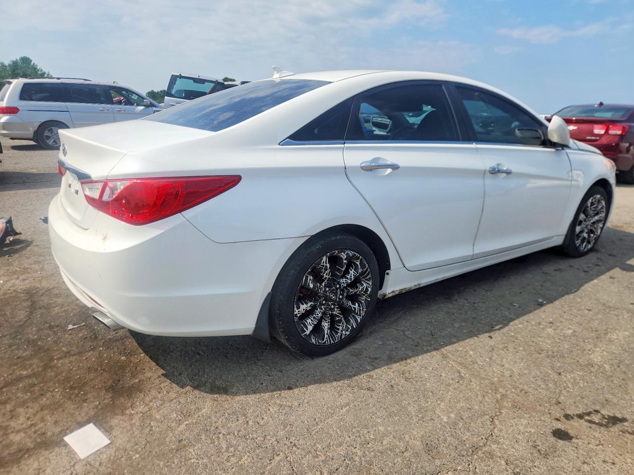 2011 HYUNDAI SONATA