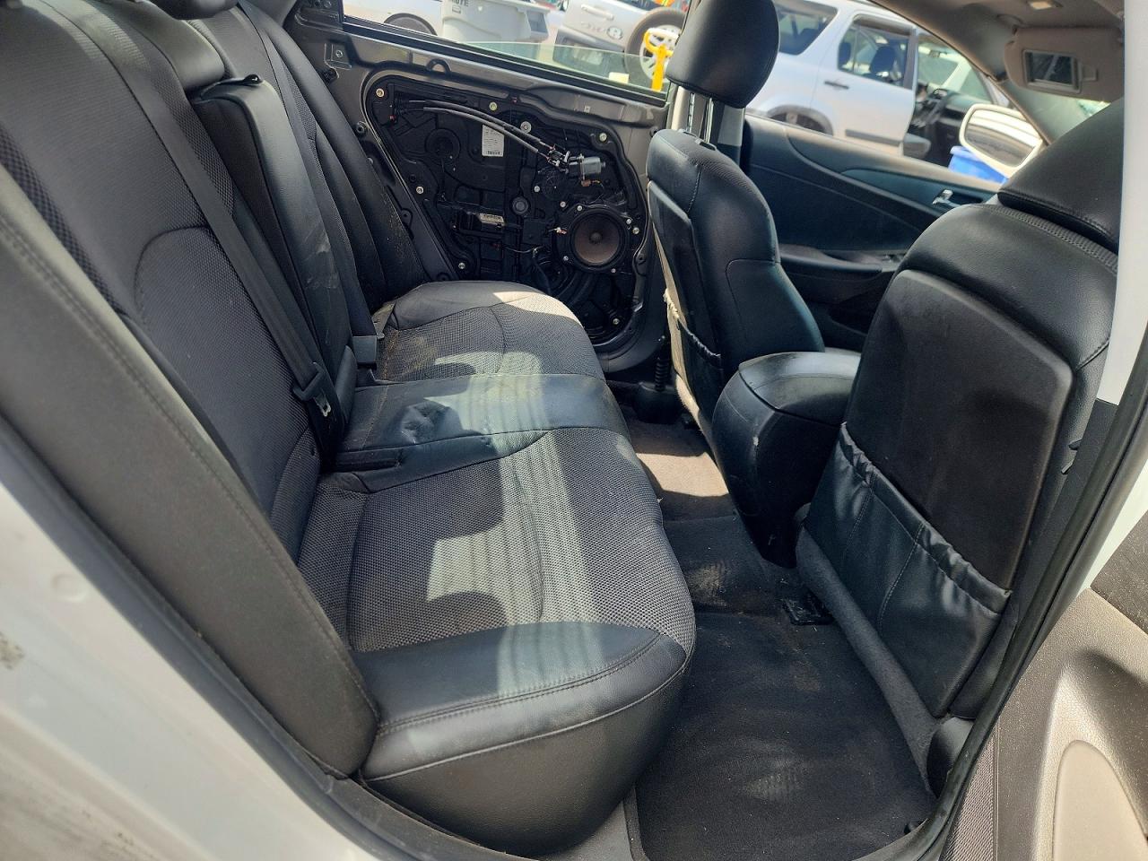 2011 HYUNDAI SONATA