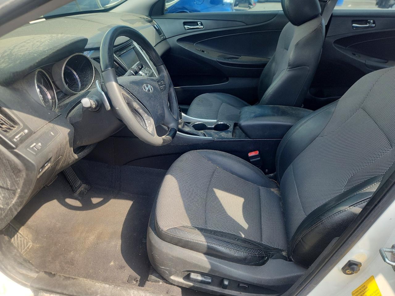 2011 HYUNDAI SONATA