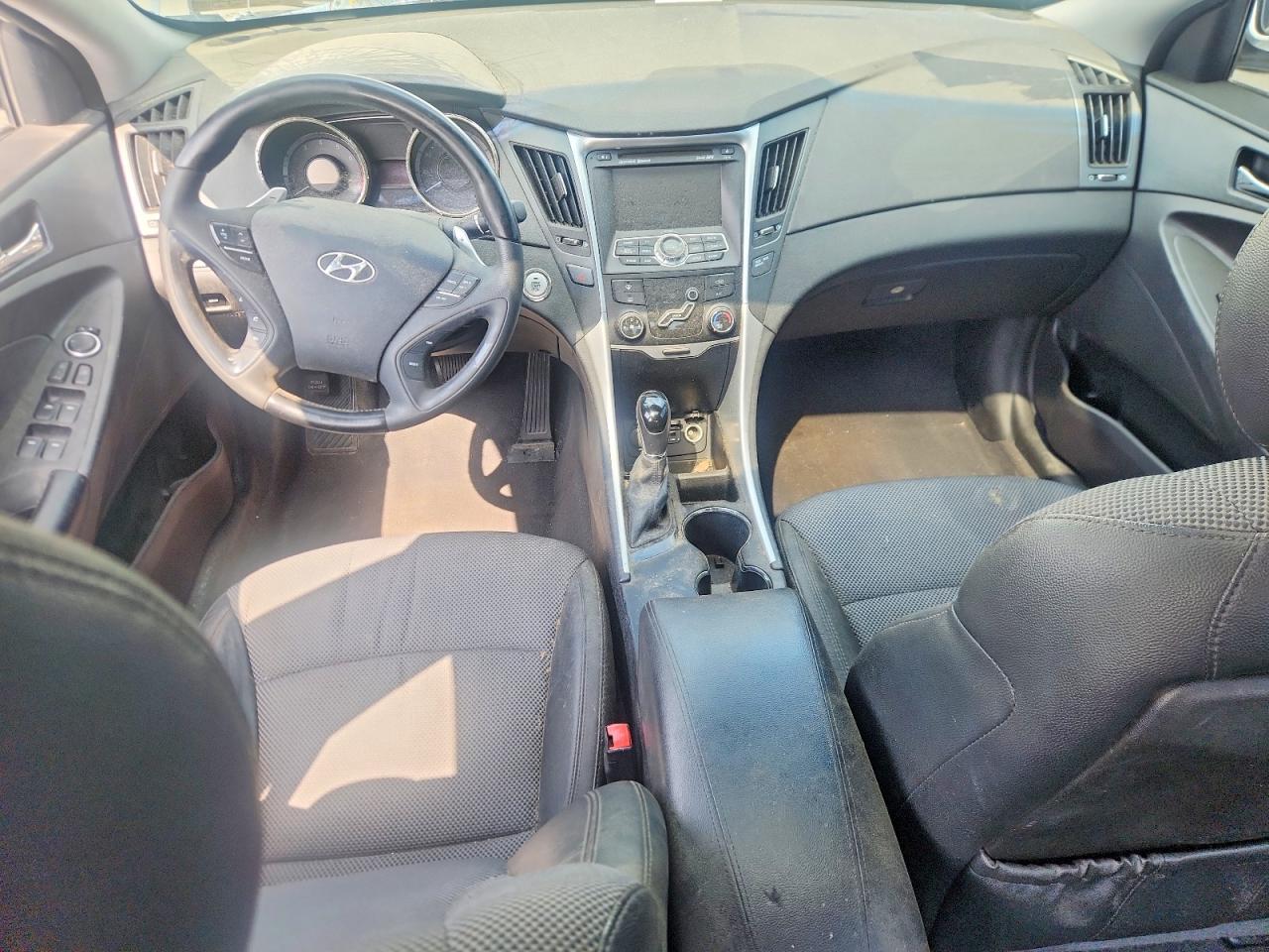 2011 HYUNDAI SONATA