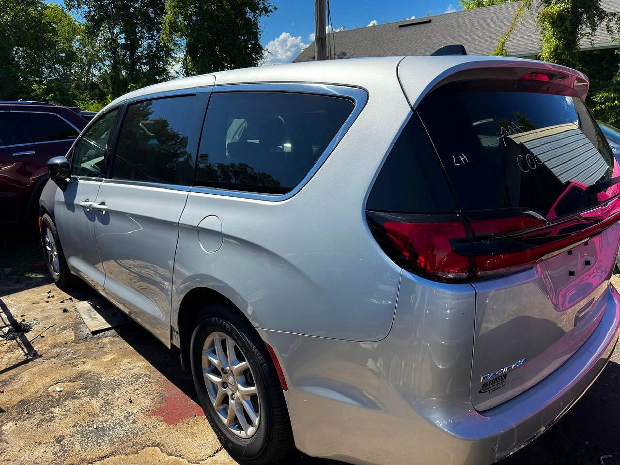 2024 CHRYSLER PACIFICA