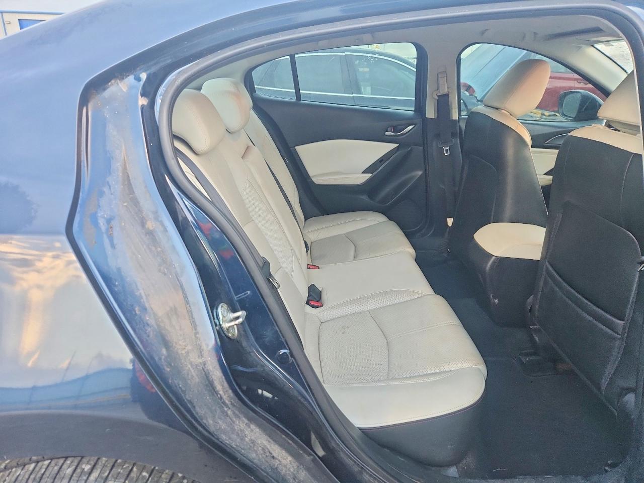 2017 MAZDA 3