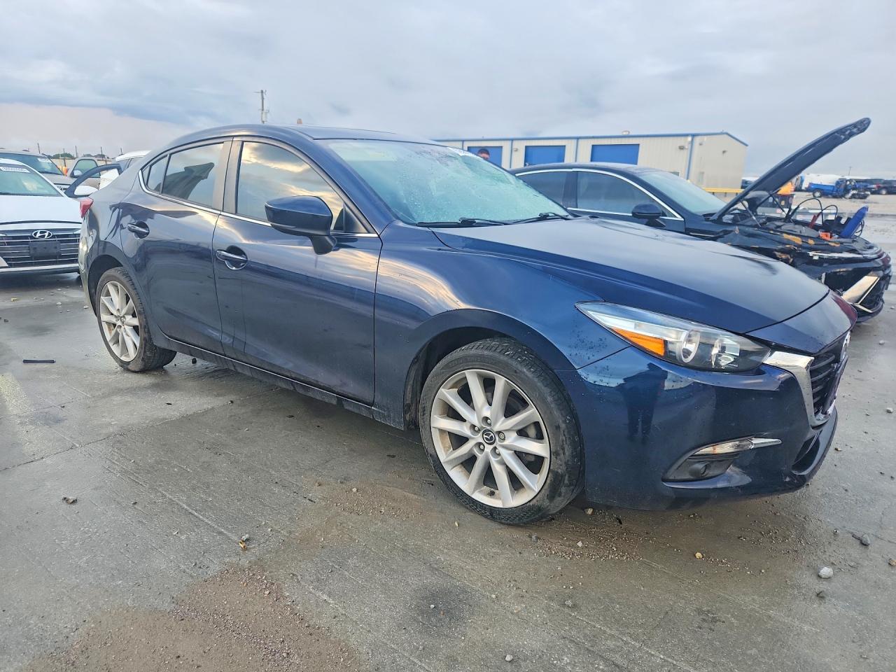 2017 MAZDA 3
