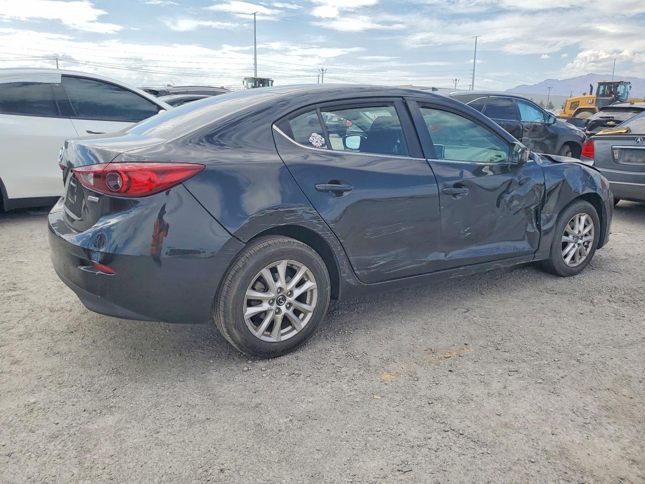 2016 MAZDA 3