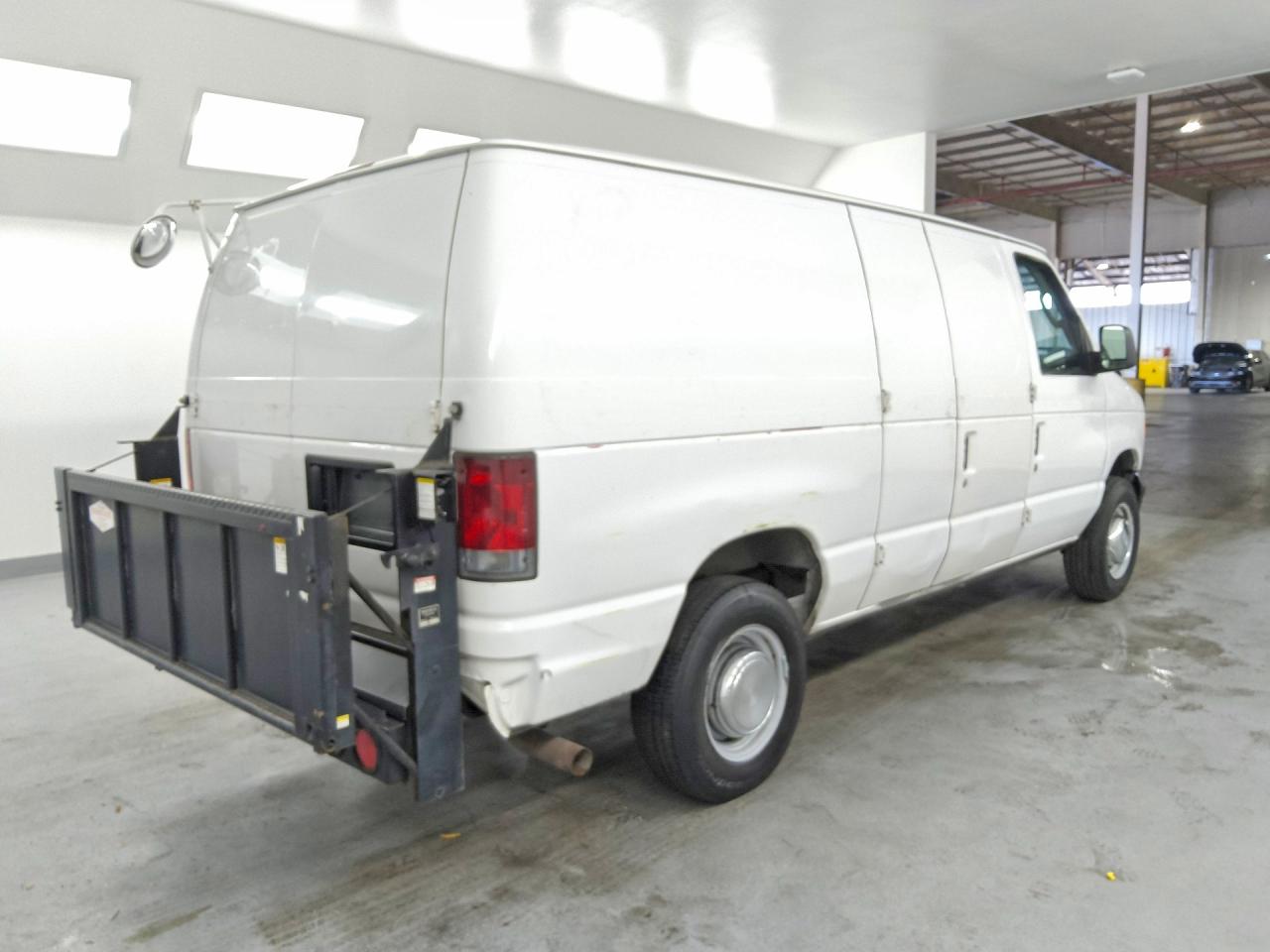 2004 FORD ECONOLINE