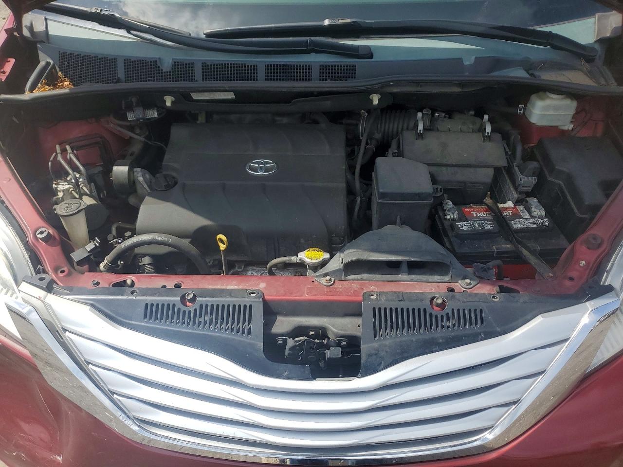2013 TOYOTA SIENNA