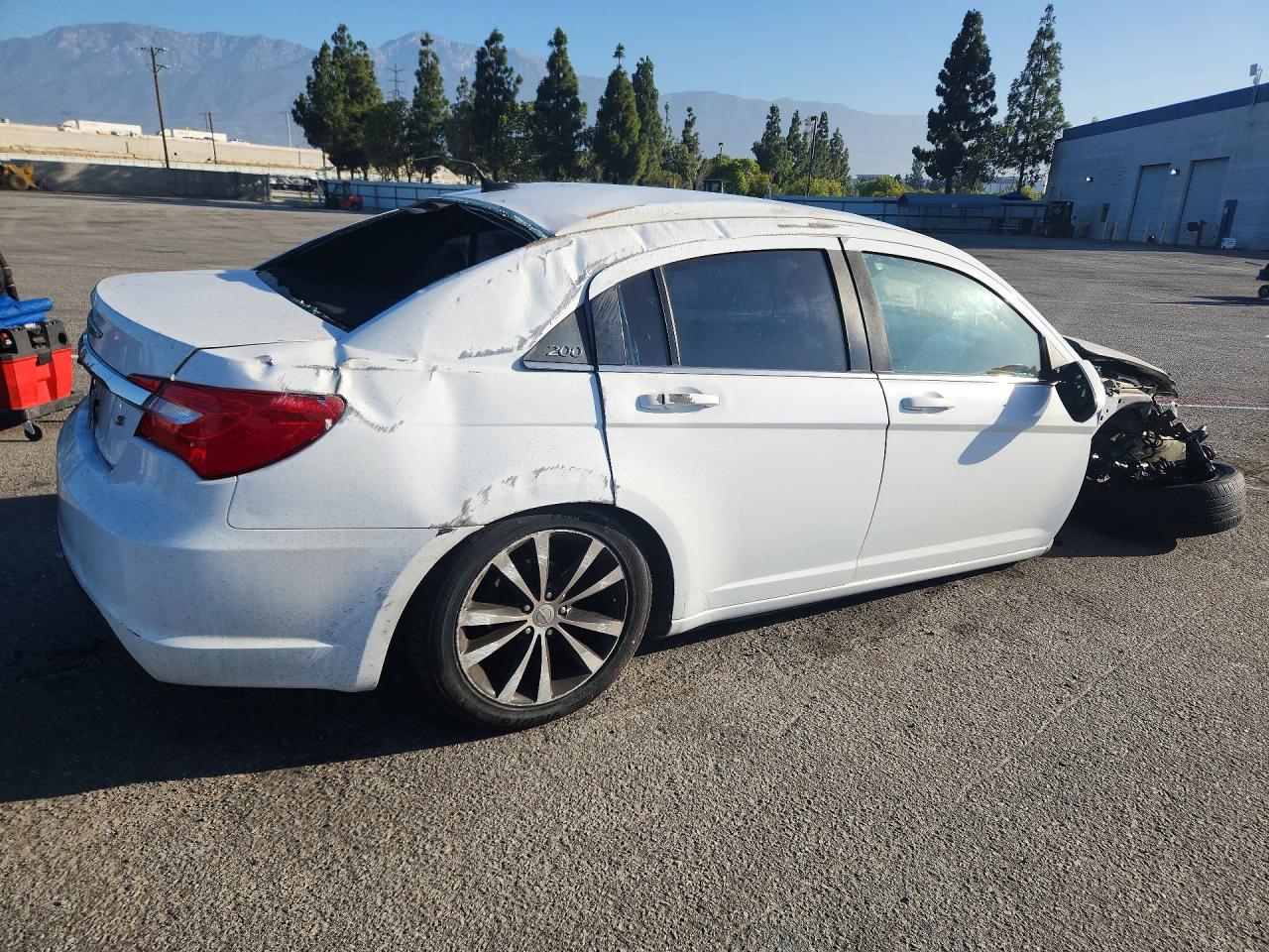 2012 CHRYSLER 200