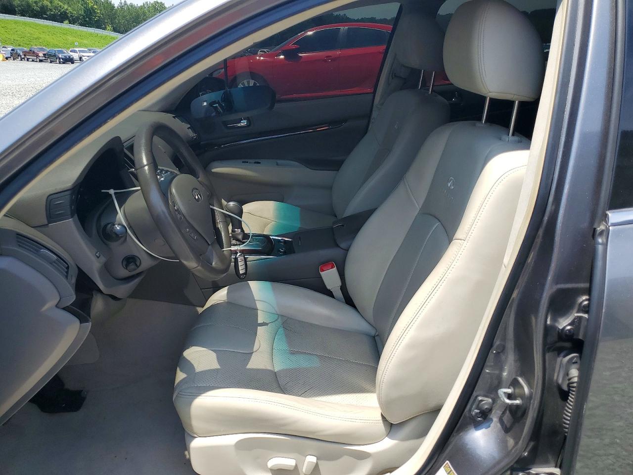 2013 INFINITI G37
