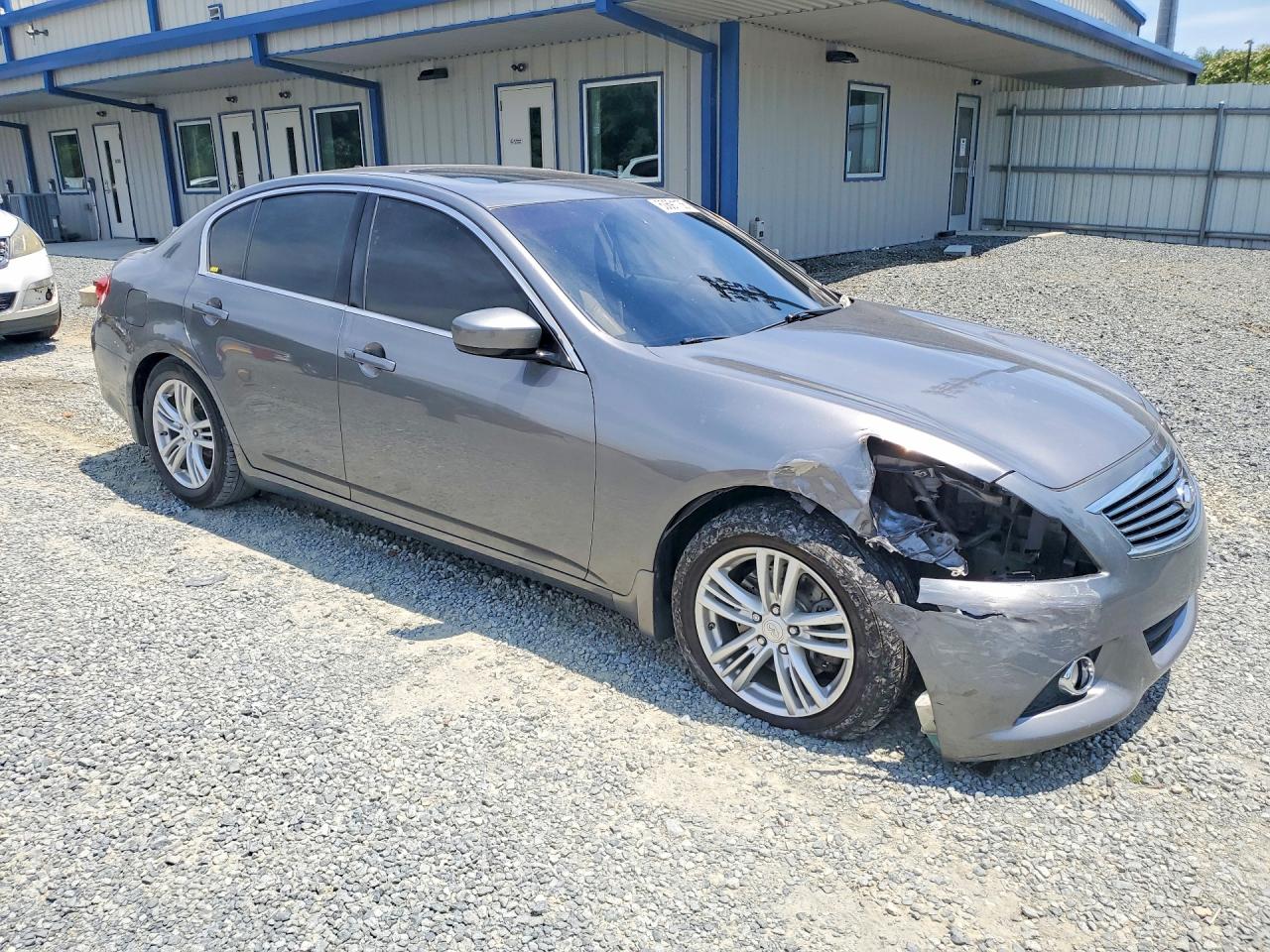 2013 INFINITI G37