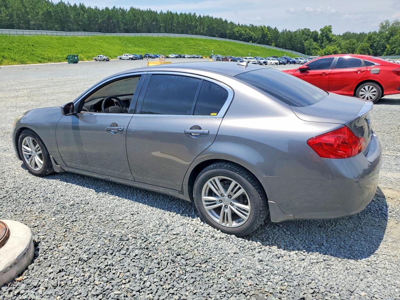 2013 INFINITI G37