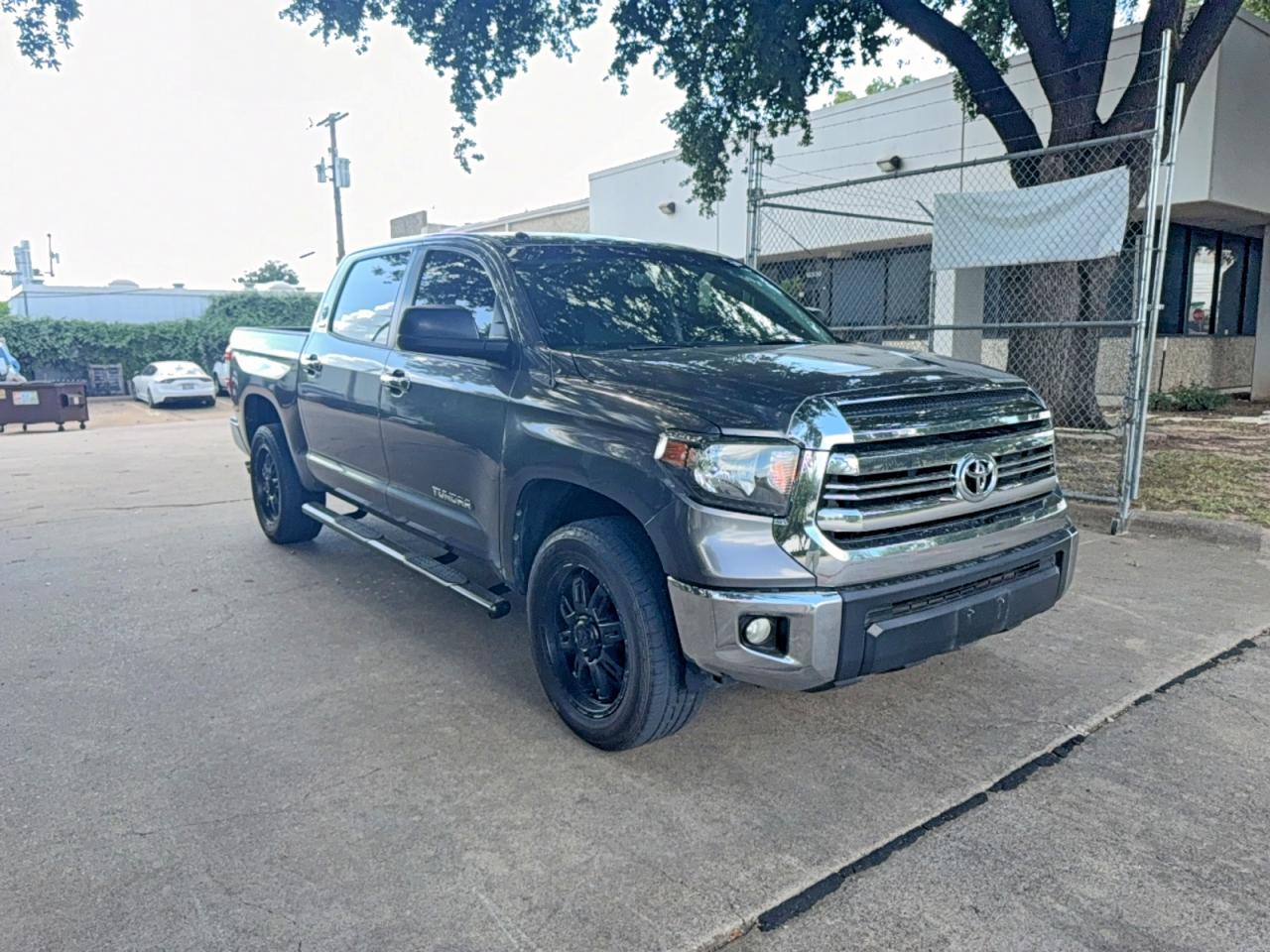 2016 TOYOTA TUNDRA