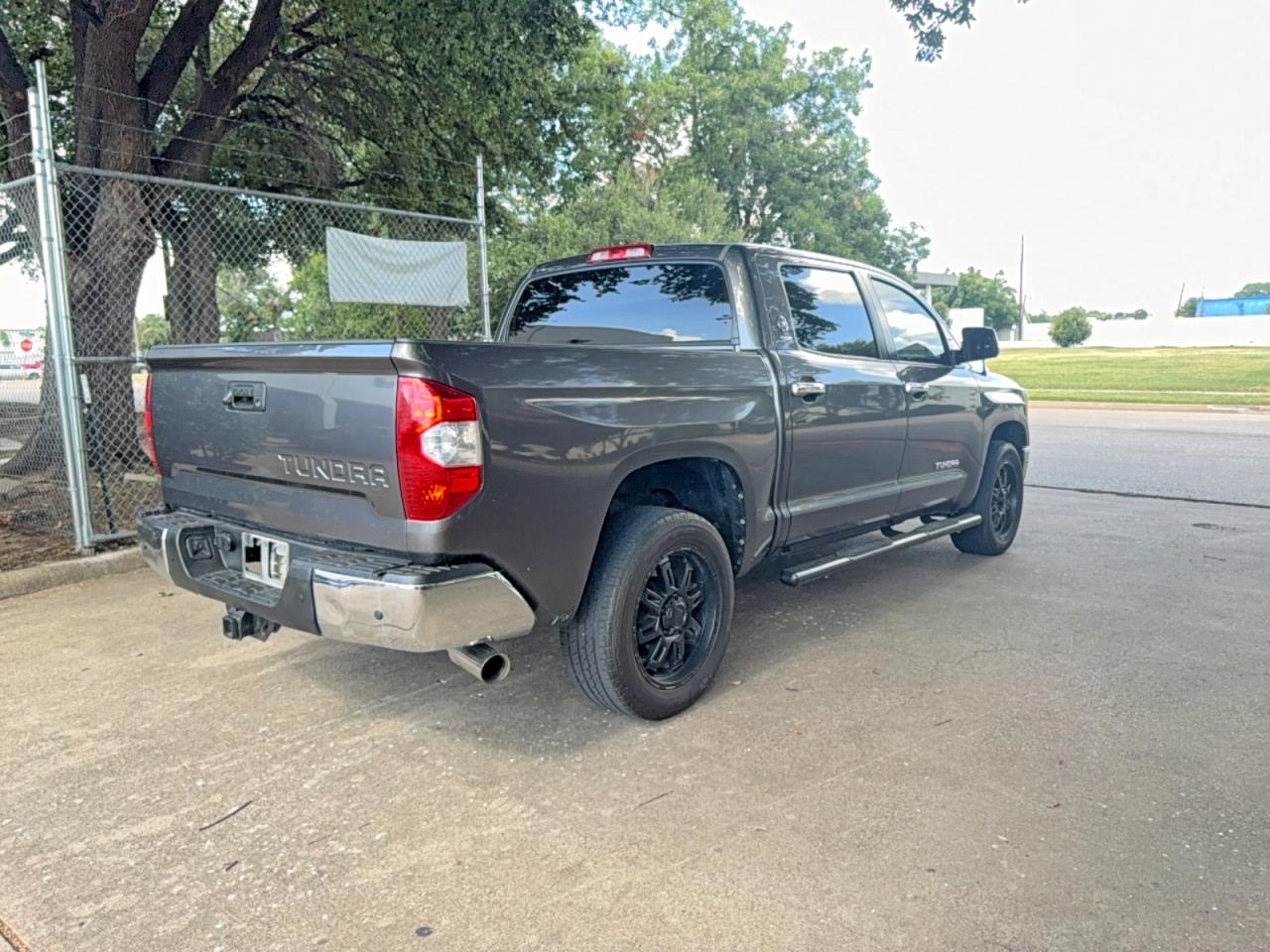 2016 TOYOTA TUNDRA