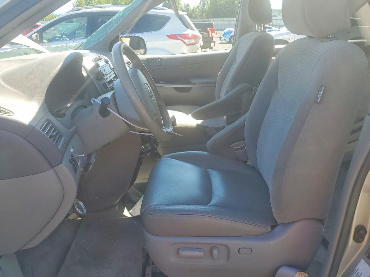 2006 TOYOTA SIENNA