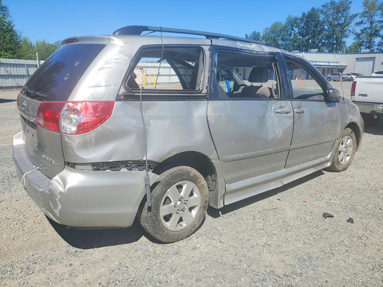 2006 TOYOTA SIENNA