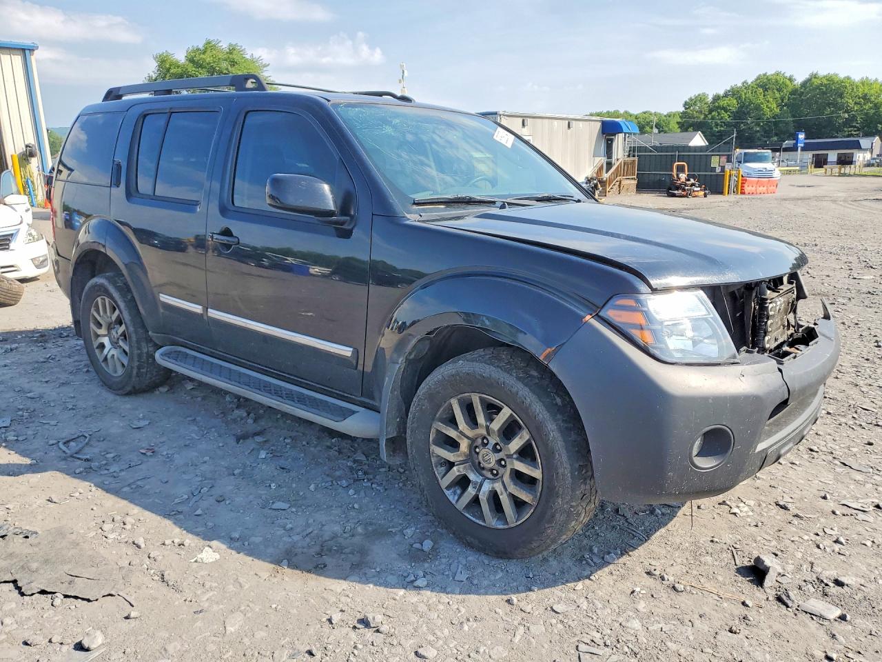 2011 NISSAN PATHFINDER