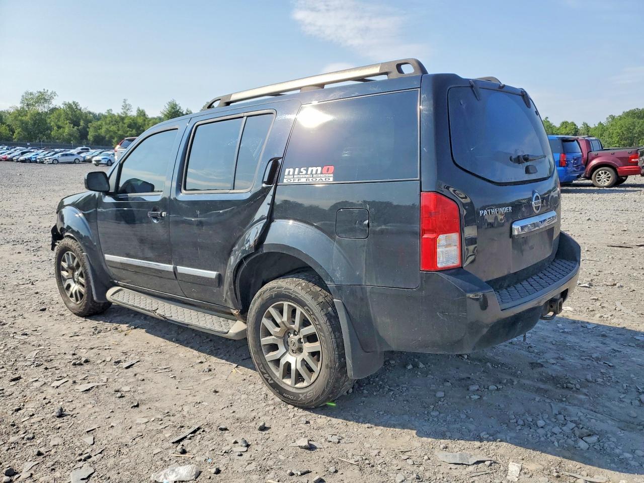 2011 NISSAN PATHFINDER
