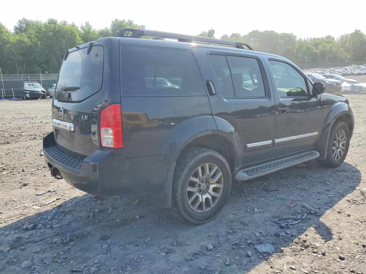 2011 NISSAN PATHFINDER