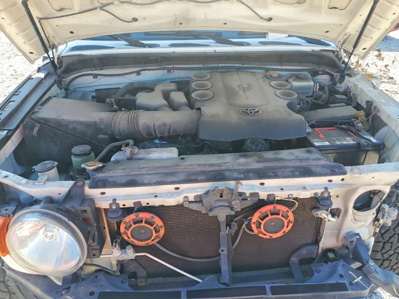 2011 TOYOTA FJ CRUISER