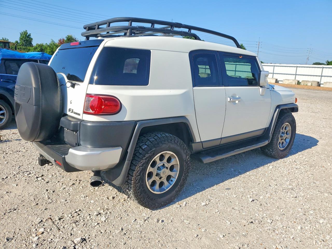 2011 TOYOTA FJ CRUISER