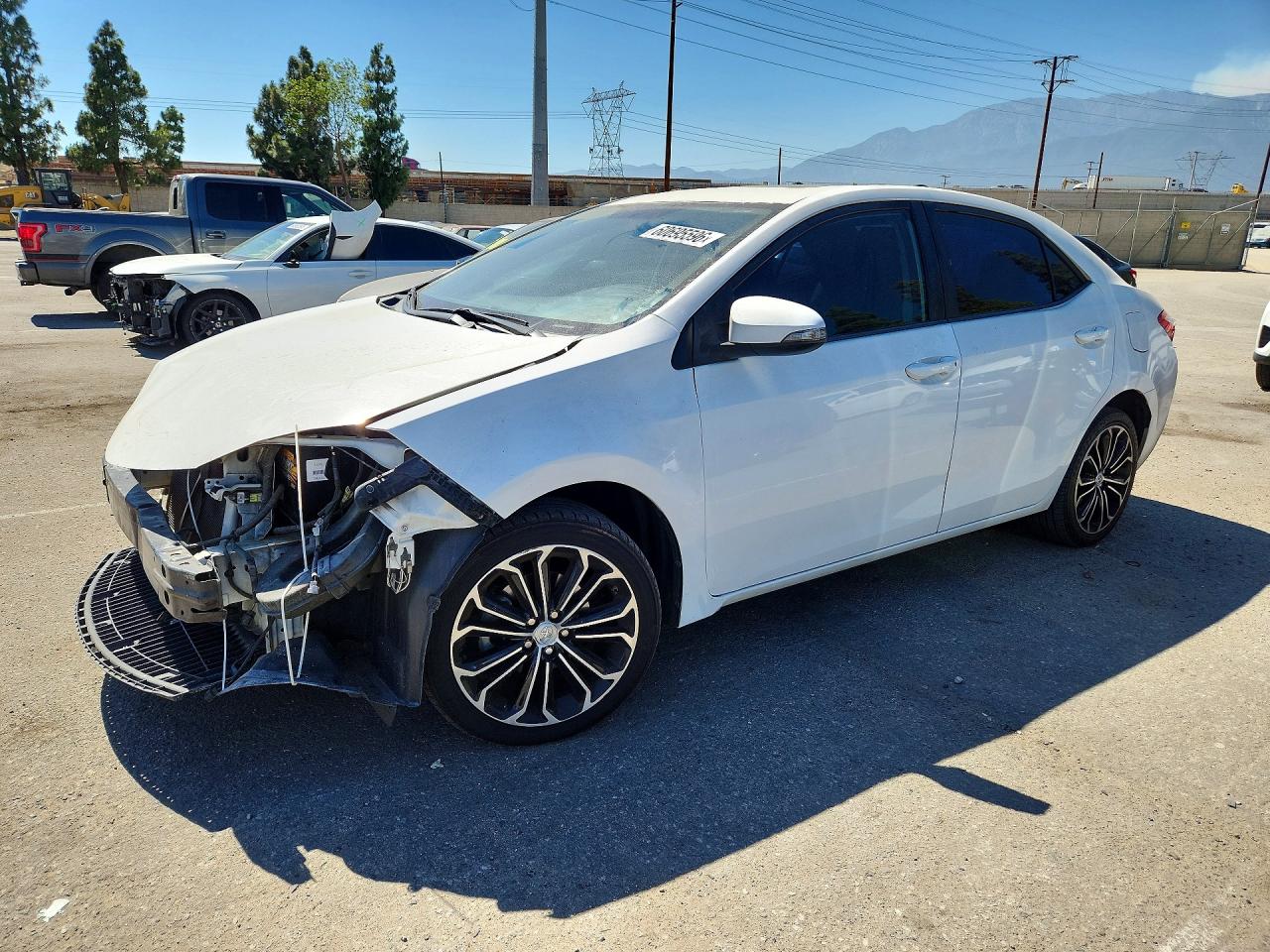 2015 TOYOTA COROLLA
