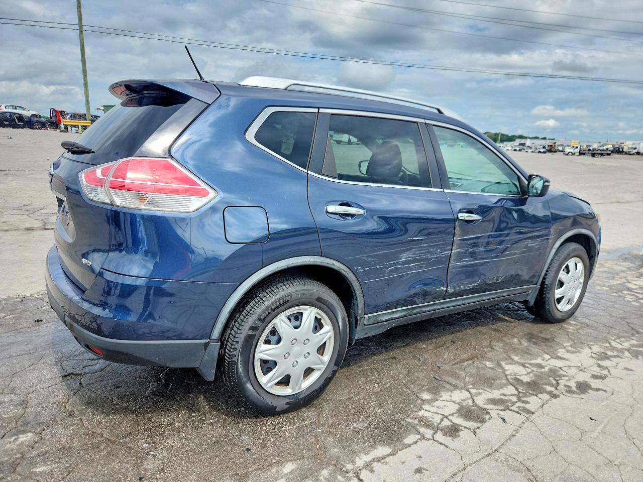2016 NISSAN ROGUE