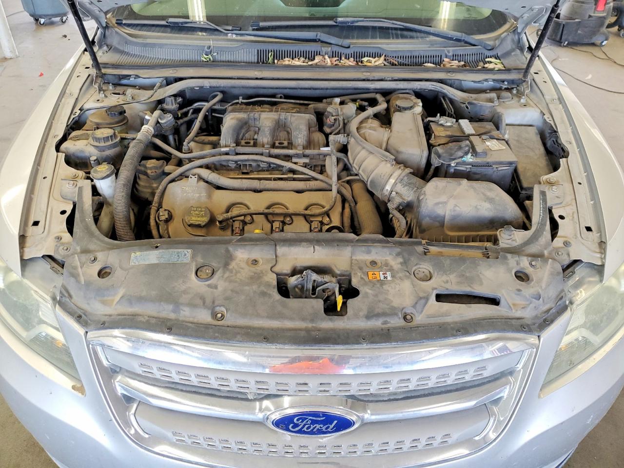 2011 FORD TAURUS