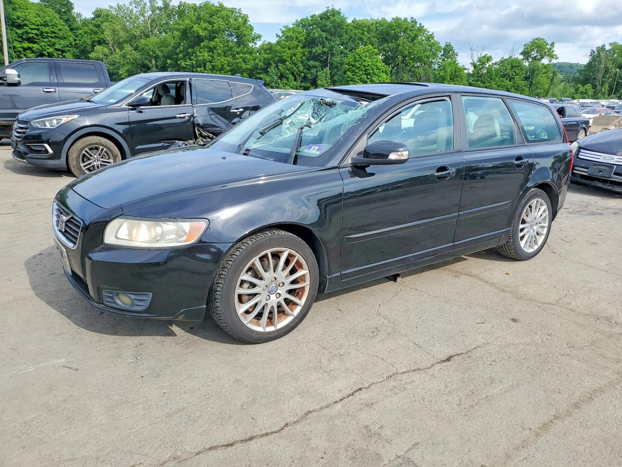 2010 VOLVO V50