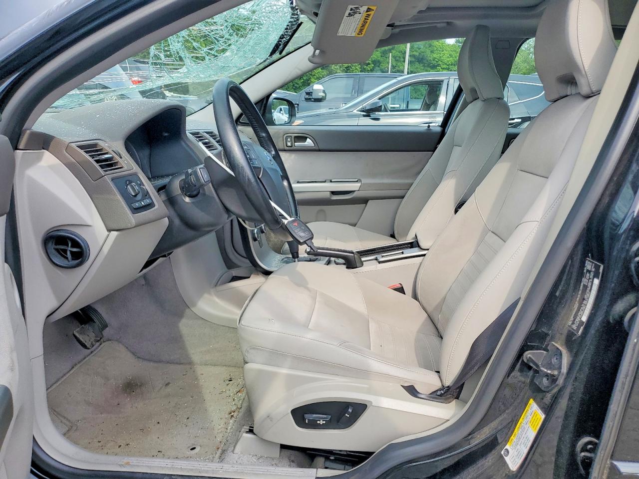 2010 VOLVO V50