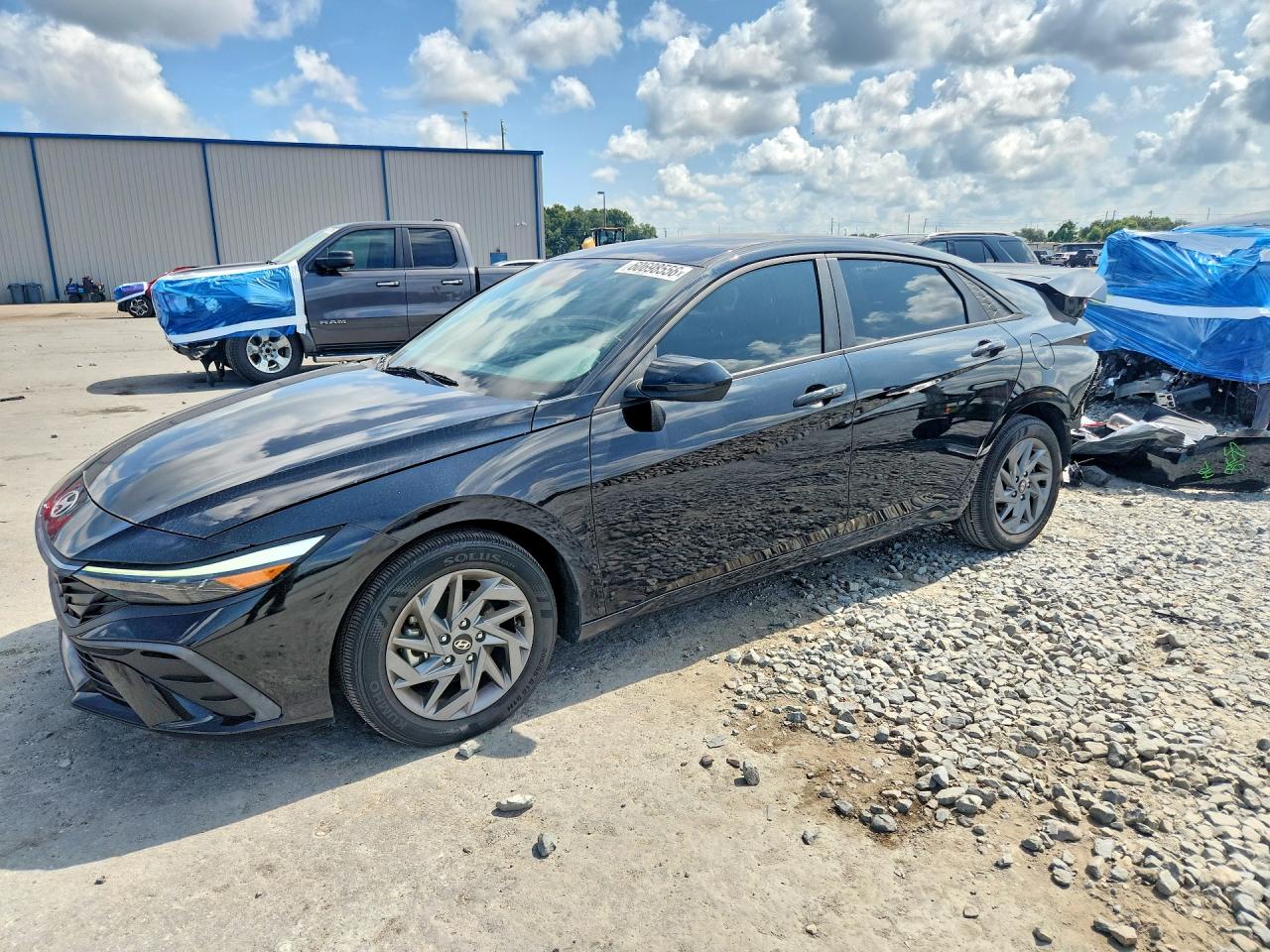 2024 HYUNDAI ELANTRA