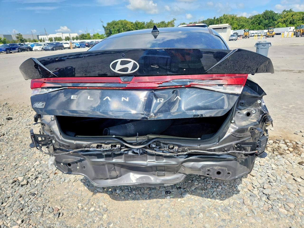 2024 HYUNDAI ELANTRA