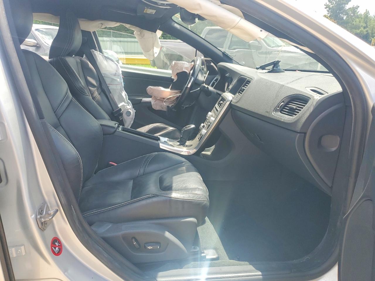 2015 VOLVO S60