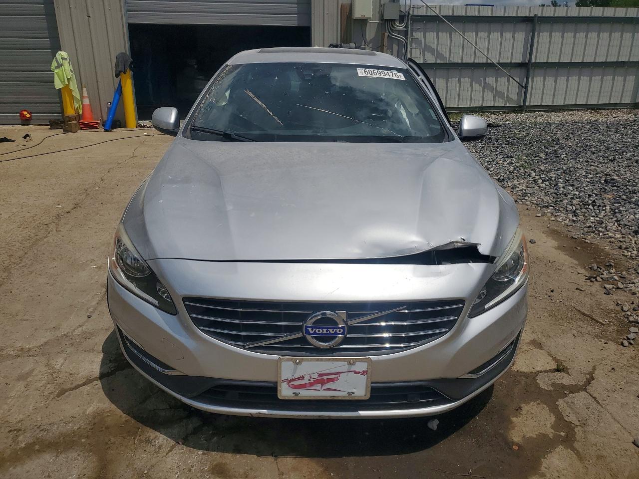 2015 VOLVO S60