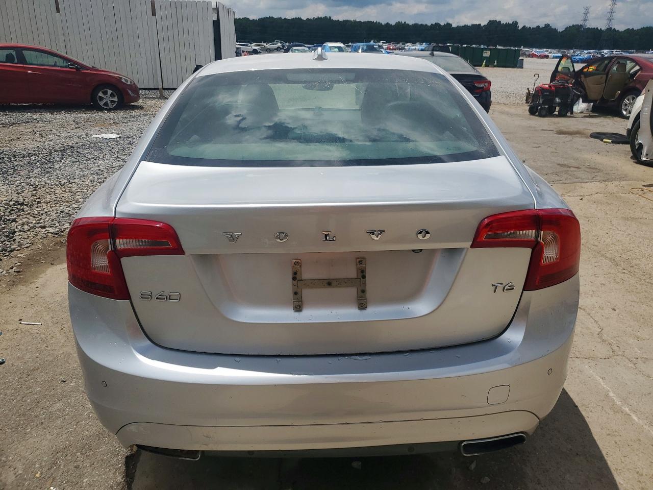 2015 VOLVO S60
