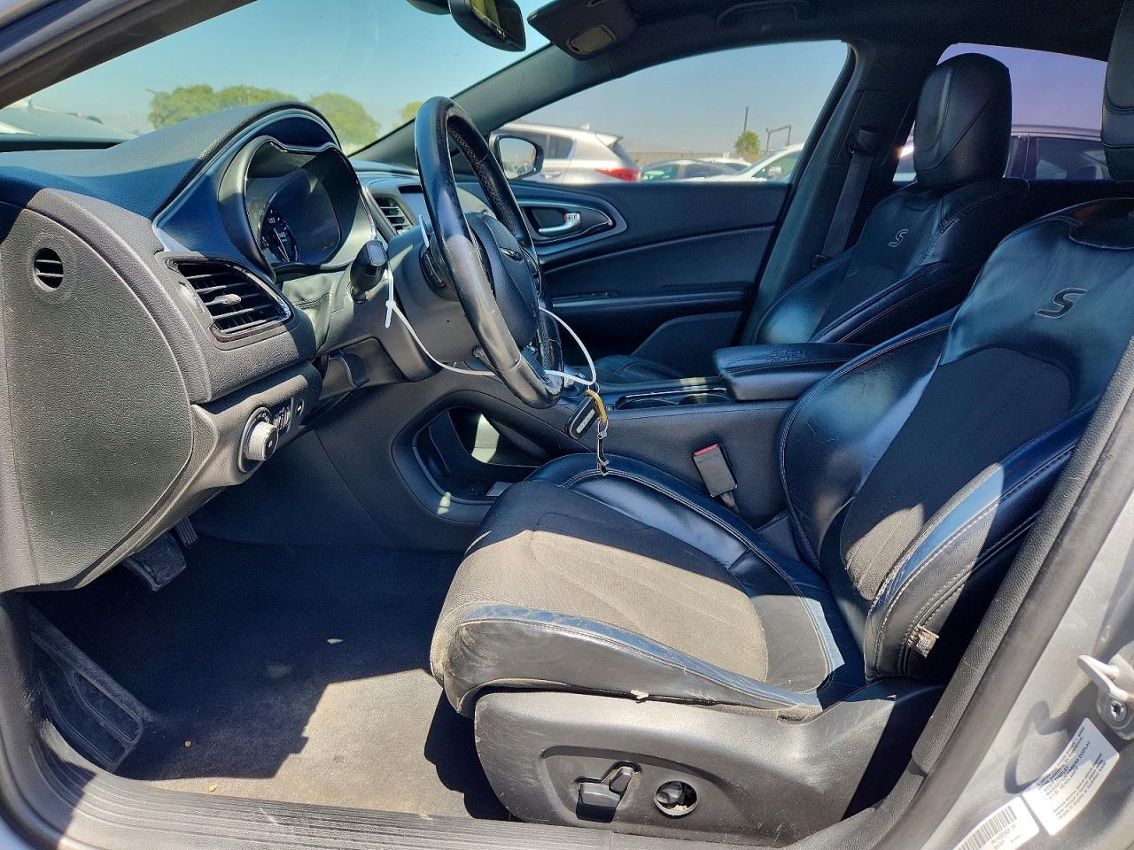 2015 CHRYSLER 200