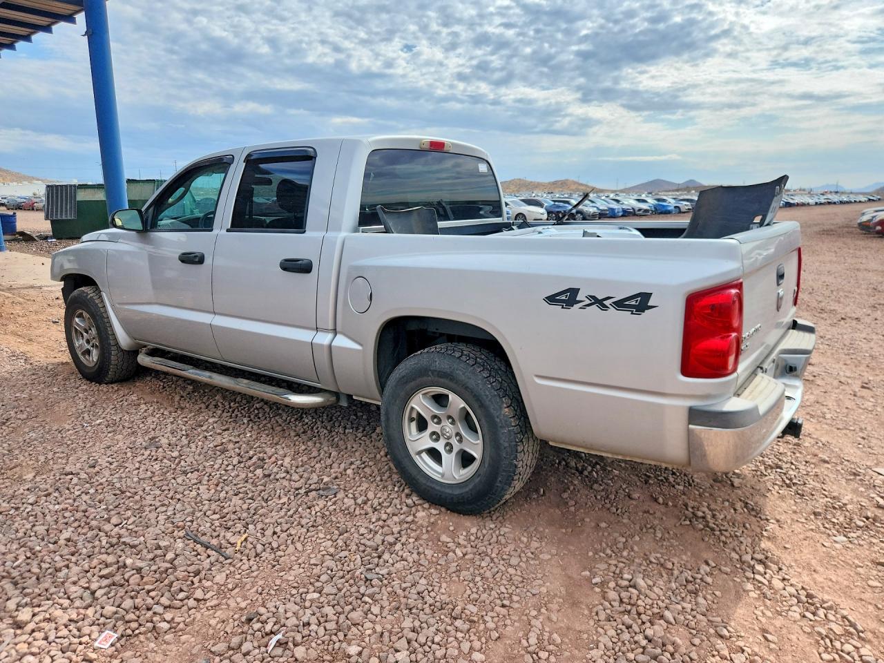 2005 DODGE DAKOTA
