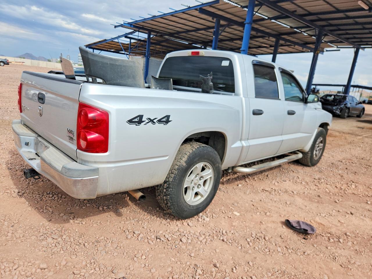 2005 DODGE DAKOTA