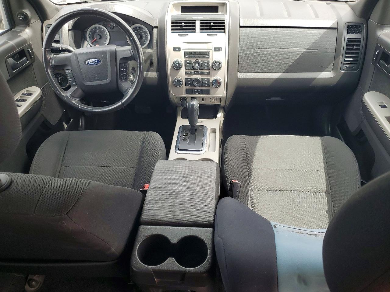 2009 FORD ESCAPE