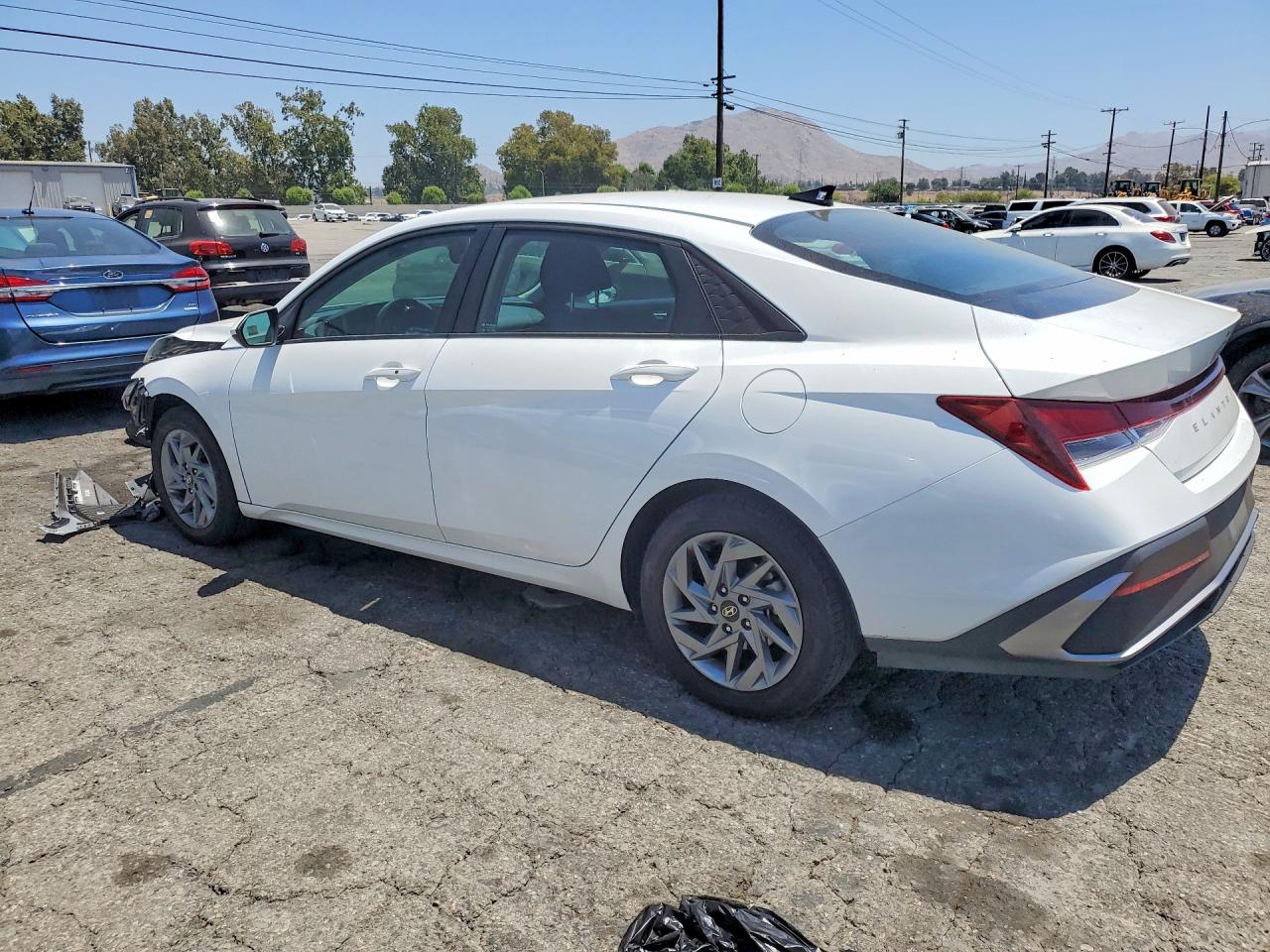2024 HYUNDAI ELANTRA