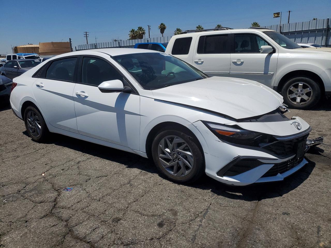 2024 HYUNDAI ELANTRA