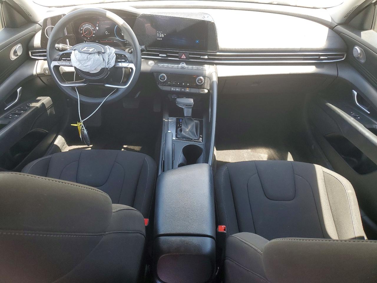 2024 HYUNDAI ELANTRA