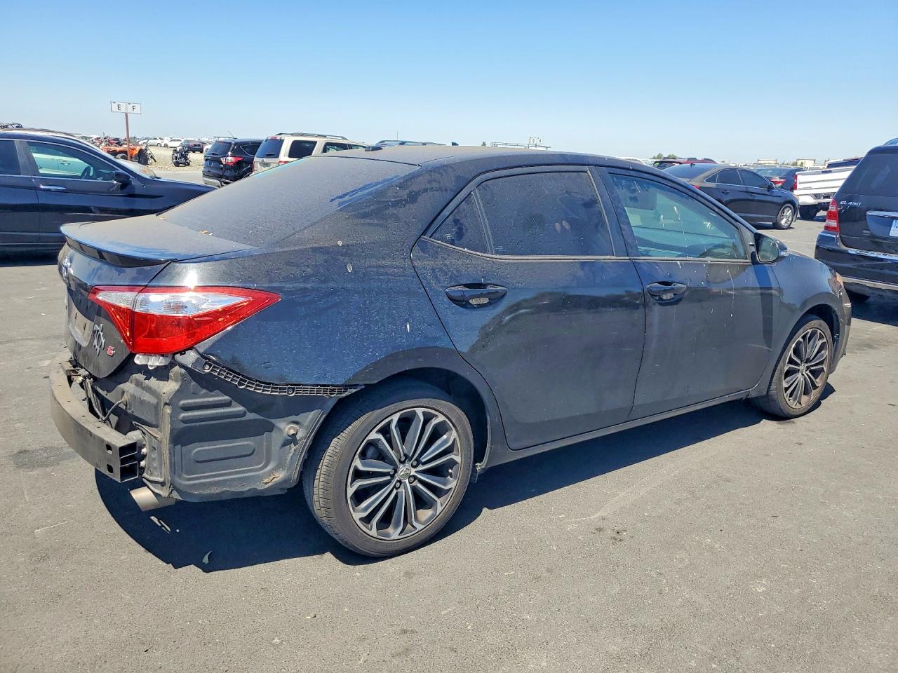 2015 TOYOTA COROLLA