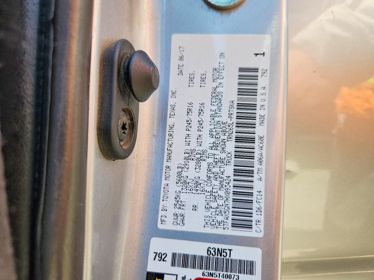 2017 TOYOTA TACOMA