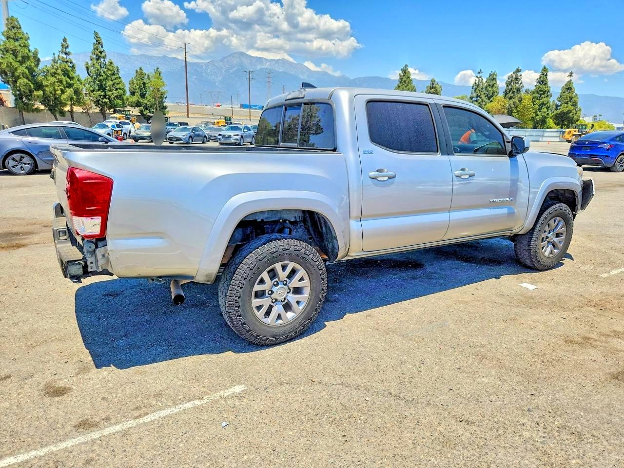 2017 TOYOTA TACOMA