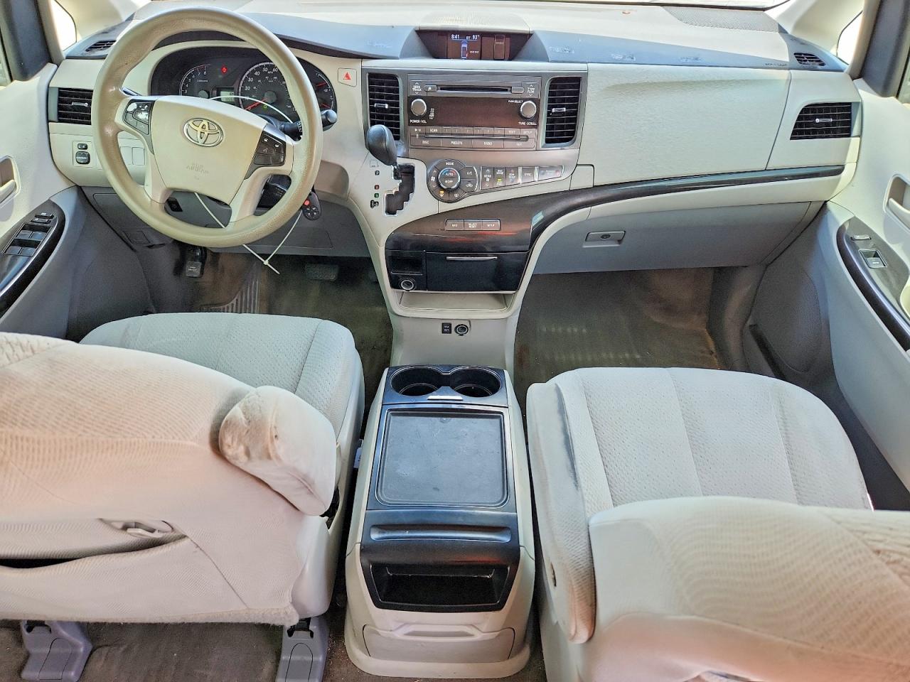 2014 TOYOTA SIENNA